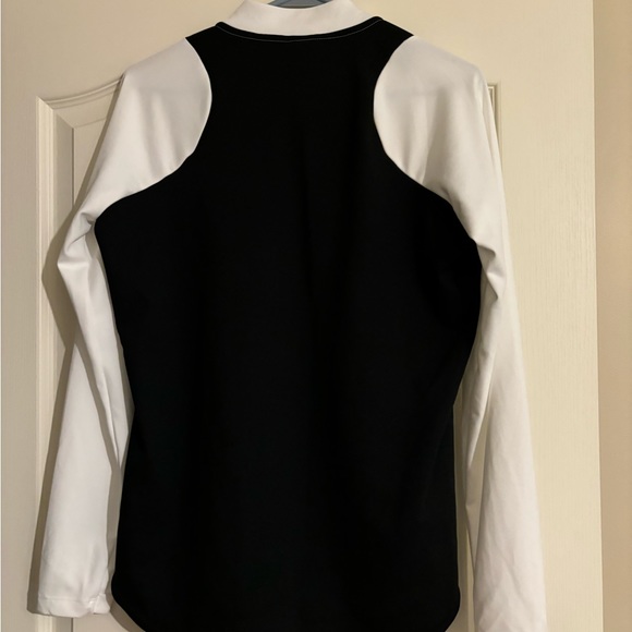 Nike bundle size small 2 tees and one long sleeve - Picture 5 of 12